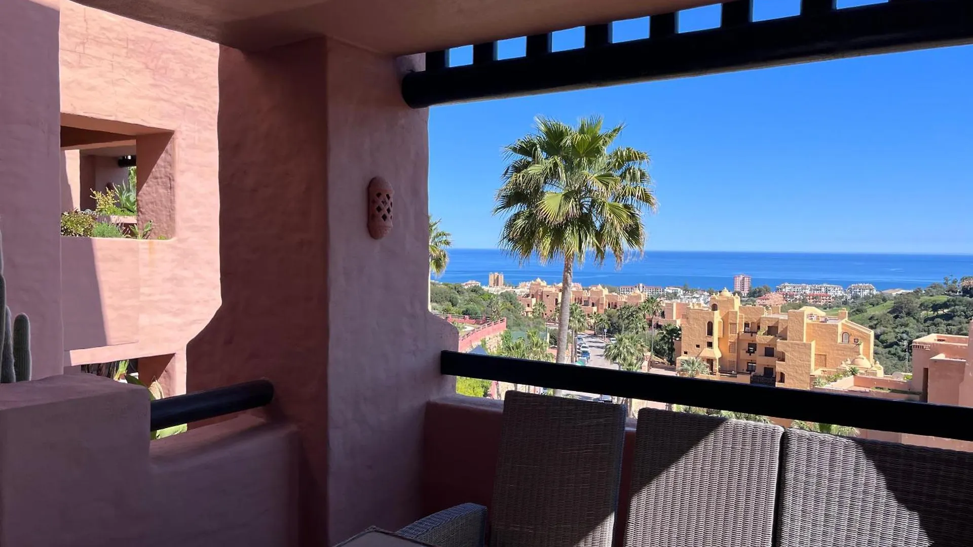 Oasis Coto Real Apartments San Luis de Sabinillas