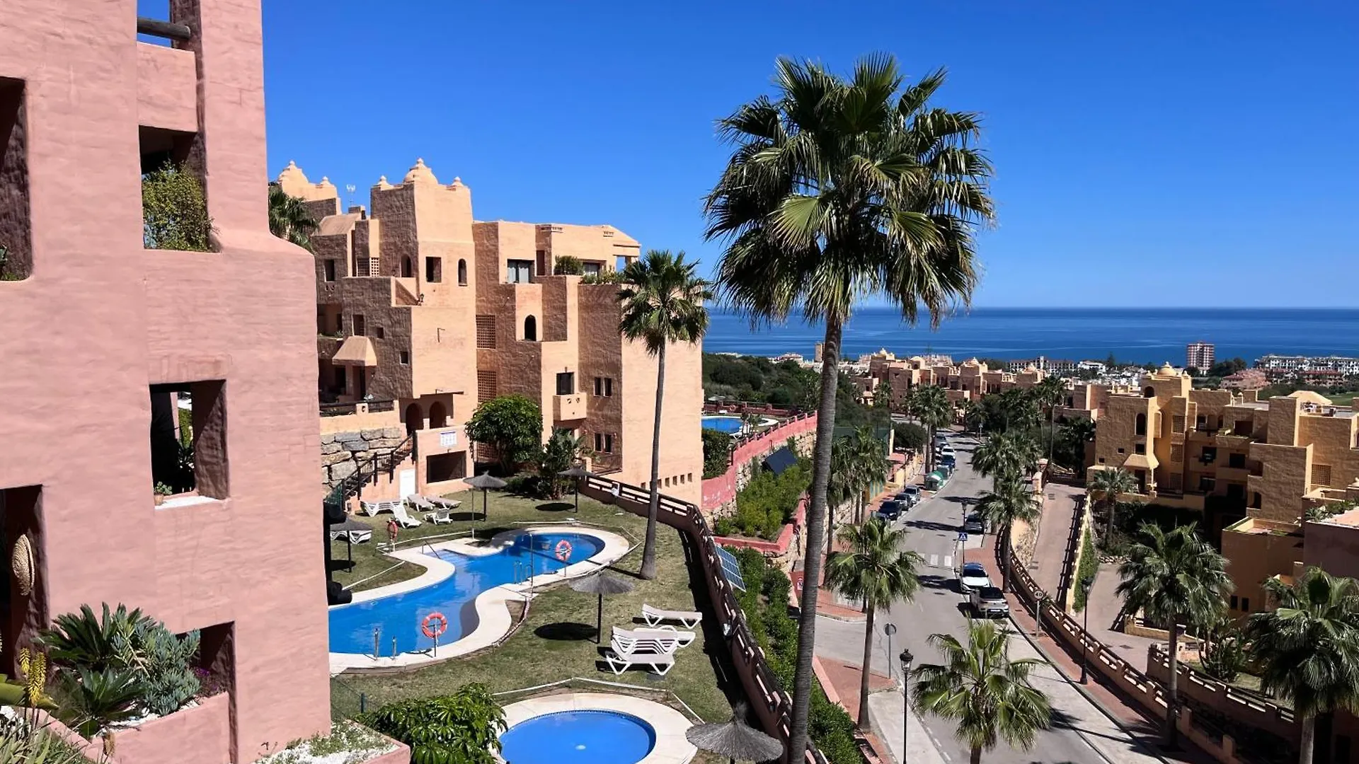Oasis Coto Real Apartments San Luis de Sabinillas